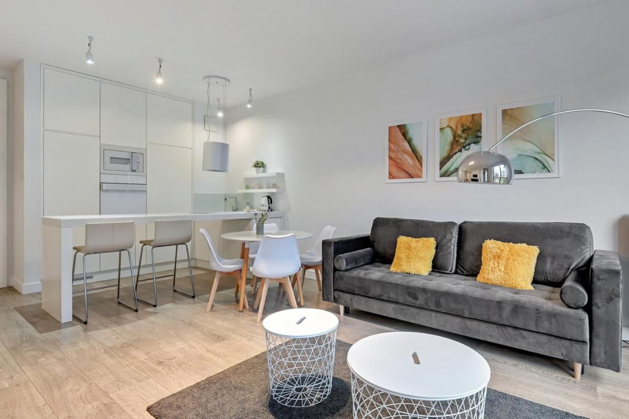 Dom & House - Apartamenty Nadmorski Dwor Gdańsk Kültér fotó